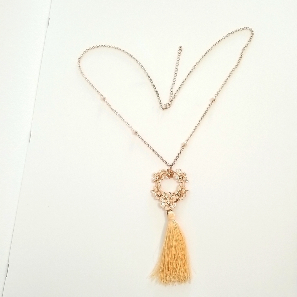 Necklace - Picture 1 of 4